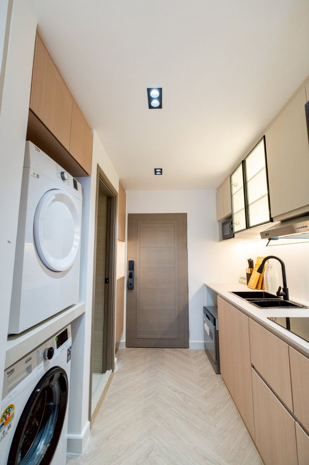 picture Luxury Penthouse Condominium for Sale - 28/40