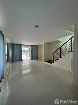 Pradya BisHome Onnut-Suvarnabhumi Townhome 6578379