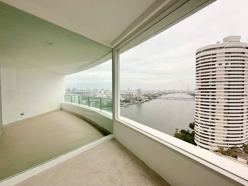 picture FOR SALE Large luxury riverfront condominium - 2/10
