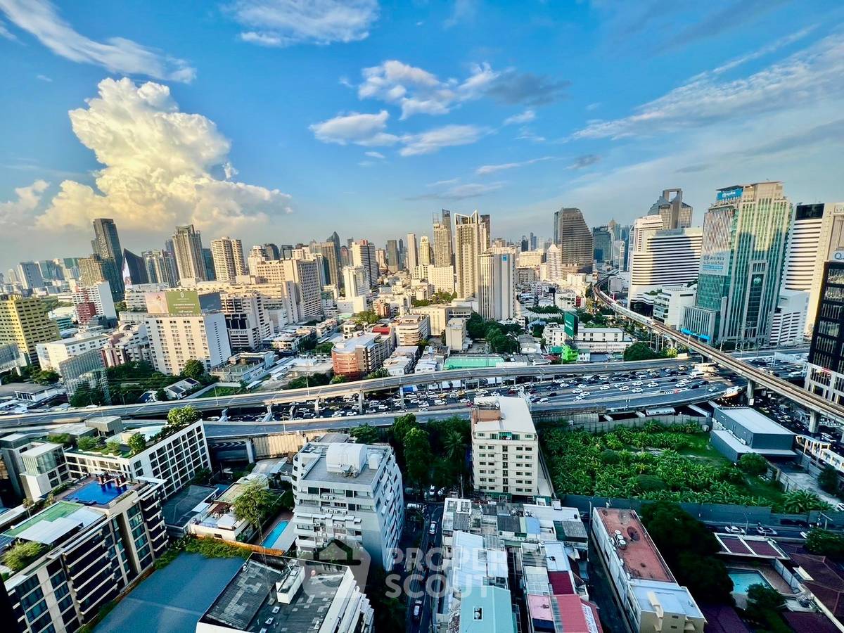 รูป คอนโด 2 ห้องนอน Noble Ploenchit ชั้น 23 ห่าง BTS เพลินจิต 100 ม. (ID 1365201) - รูปที่ 3/16