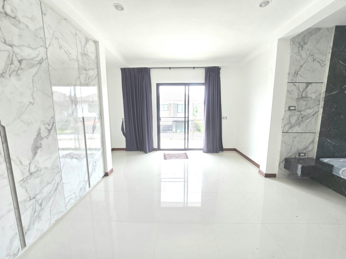 รูป บ้านเดี่ยว กว้าง ราคาถูก หมู่บ้านฟอเรสต้า KC Garden Home 17 ถนนนิมิตใหม่ 40 สามวาตะวันออก คลองสามวา ฟังก์ชั่นบ้านดี มีห้องน้ำในห้องนอนทุกห้อง - รูปที่ 24/43