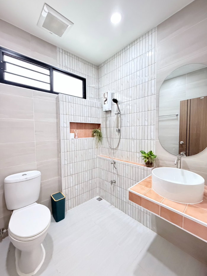 รูป  ให้เช่า 🏡 บ้านเดี่ยวชั้นเดียว 3 ห้องนอน พร้อมเฟอร์นิเจอร์ครบ ทำเลรวมโชค เชียงใหม่  #A4-H0595 - รูปที่ 26/37