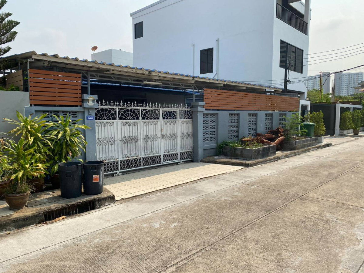 ให้เช่า บ้านเดี่ยว 1 ชั้น 2 ห้องนอน ถนน ประชาราษฏร์บำเพ็ญ  ซ. 8