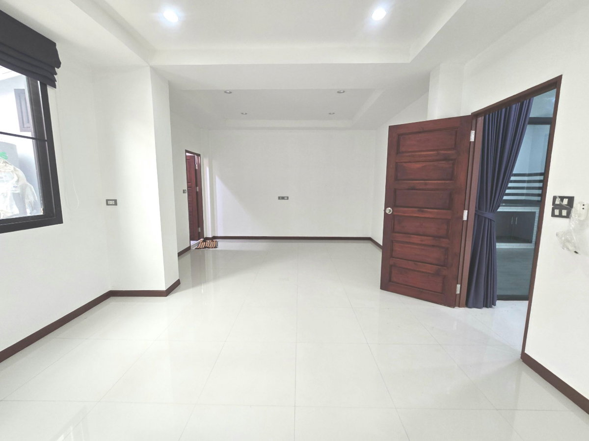รูป บ้านเดี่ยว กว้าง ราคาถูก หมู่บ้านฟอเรสต้า KC Garden Home 17 ถนนนิมิตใหม่ 40 สามวาตะวันออก คลองสามวา ฟังก์ชั่นบ้านดี มีห้องน้ำในห้องนอนทุกห้อง - รูปที่ 14/43