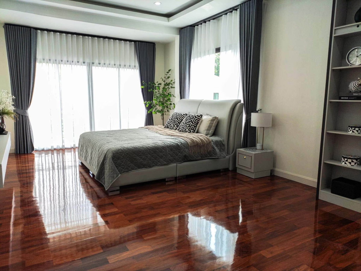 รูป บ้านเดี่ยวระดับลักชัวรี บรรยากาศส่วนตัว พร้อมเฟอร์นิเจอร์ครบ บ้านโครงการ Perfect Masterpiece Sukhumvit 77 - รูปที่ 30/42