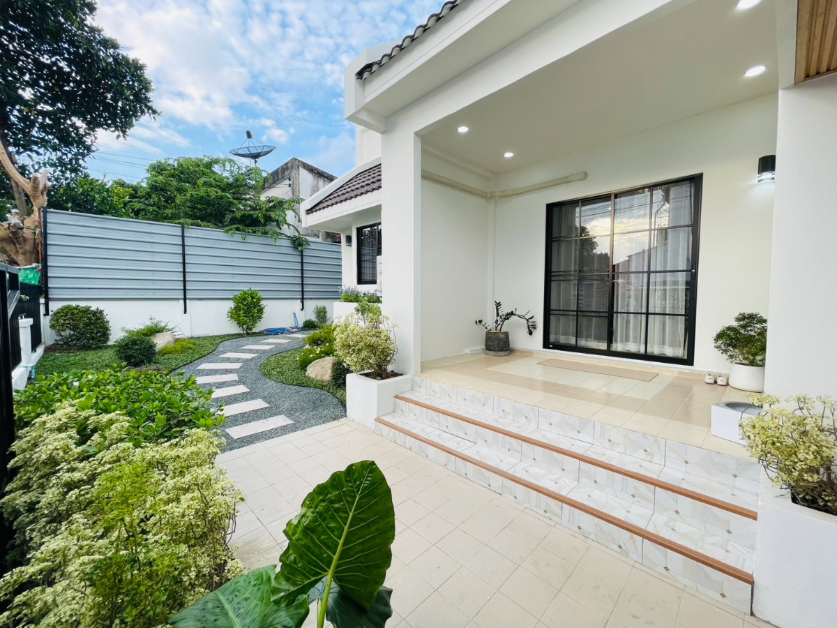 รูป  ให้เช่า 🏡 บ้านเดี่ยวชั้นเดียว 3 ห้องนอน พร้อมเฟอร์นิเจอร์ครบ ทำเลรวมโชค เชียงใหม่  #A4-H0595 - รูปที่ 6/37