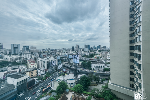 Chewathai Ratchaprarop  Easy Travel, Fully Utilized Space