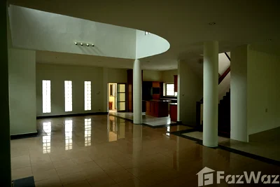 Houses for rent Phatthanakan Road : Spacious Newly Renovated Family Home in Panya Village 6252288