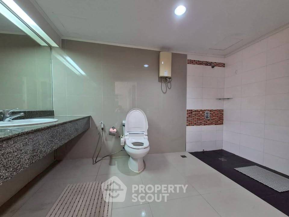 รูป คอนโด 1 ห้องนอน 68 ตร.ม. ชั้น 41 Nusa State Tower ใกล้ BTS สะพานตากสิน 400 ม. (ID 2602785) - รูปที่ 7/9