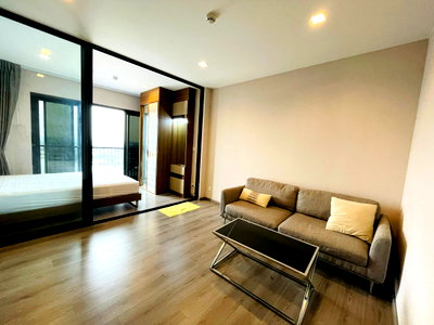 คอนโดให้เช่า : ให้เช่าคอนโด The Politan Rive (เดอะ โพลิแทน รีฟ)  แบบ 1 ห้องนอน 30 ตรม ชั้น 34 ทิศใต้วิวแม่น้ำ ราคา 11,000/เดือน