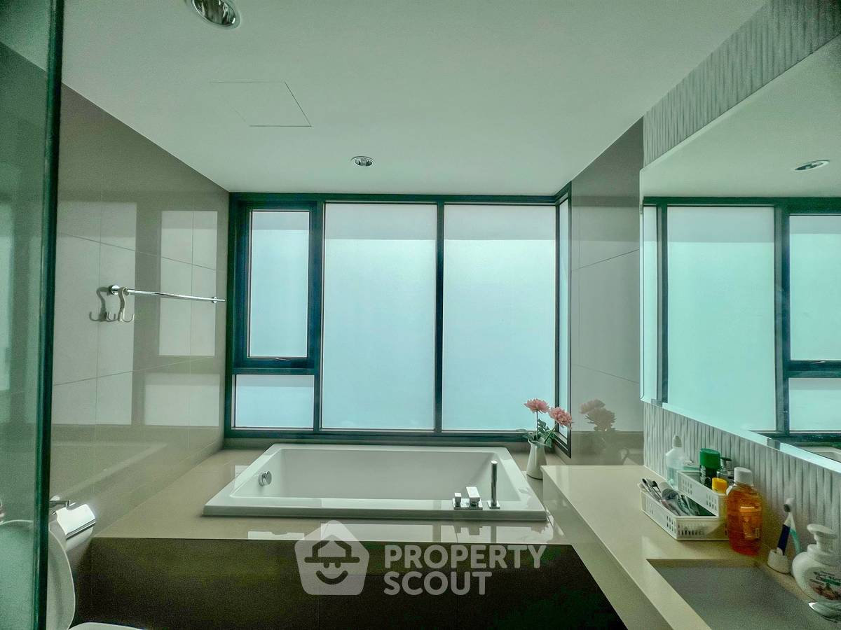 รูป คอนโด 2 ห้องนอน Rhythm Sukhumvit 42 ใกล้ BTS เอกมัย 200 ม. (ID 1268905) - รูปที่ 23/34