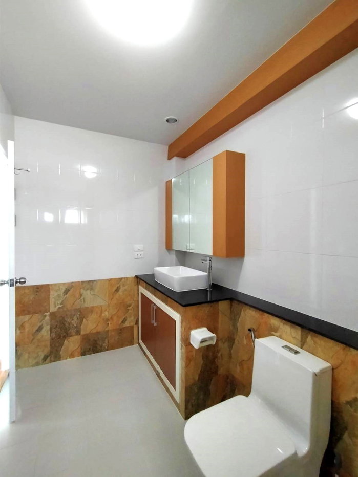 รูป ให้เช่า 🏡 บ้านเดี่ยว 2 ชั้น 3 ห้องนอน ในโครงการ พร้อมเฟอร์นิเจอร์ครบ ทำเลหางดง เชียงใหม่  #AHD-H0300 - รูปที่ 29/39