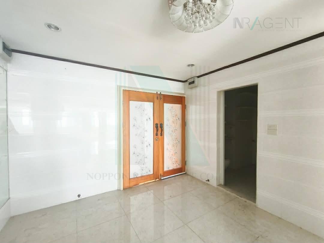 รูป ขายคอนโด เดอะ ทรีโอ การ์เด้นท์ อาคาร 1 ชั้น 21 1 ห้องนอน ขนาด 106 ตรม ใกล้ ห้างสรรพสินค้าซีคอนสแควร์ - รูปที่ 4/8