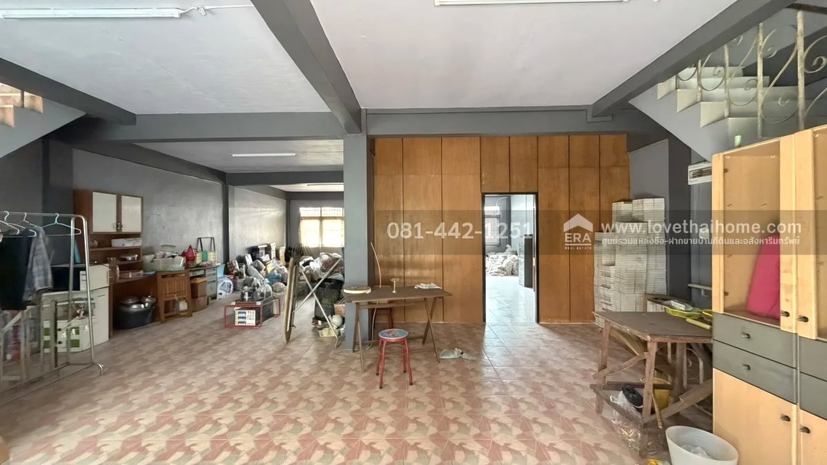 รูป ขายตึกแถว 4.5 ชั้น 2คูหา ติดถนนเจริญรัถ พื้นที่ 51 ตรว. ขายเพียง 36 ล้านเท่านั้น ทำเลธุรกิจ แหล่งค้าขาย ใจกลางคลองสาม-วงเวียนใหญ่ - รูปที่ 9/15
