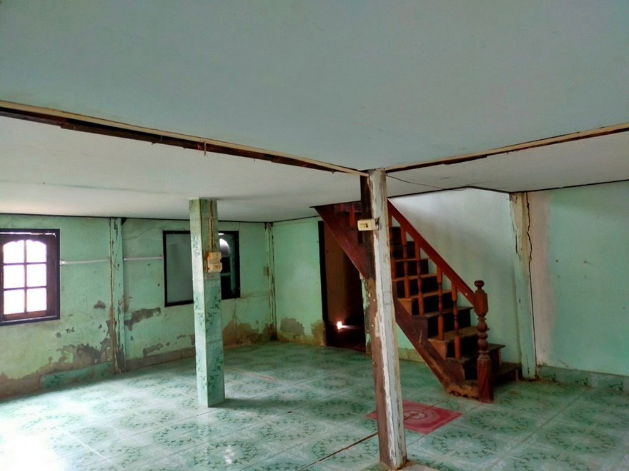 รูป AL-6-0419|บ้านพักอาศัยครึ่งตึกครึ่งไม้ 2 ชั้น บ้านนาราชควาย ต. นาราชควาย อ.เมืองนครพนม จ.นครพนม (ราคา 950,000 บาท) - รูปที่ 5/13
