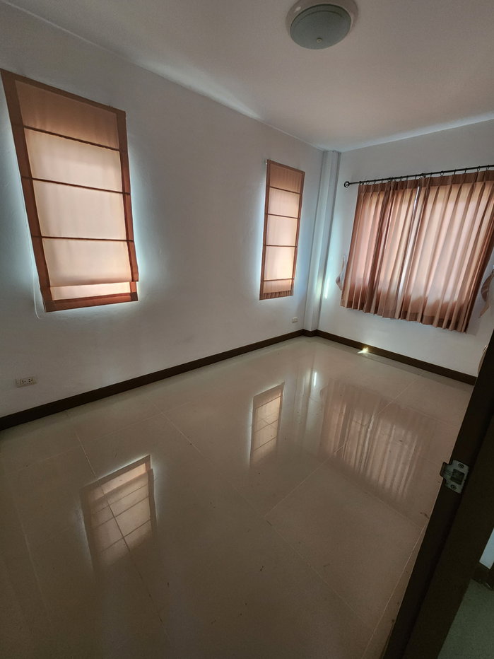 รูป บ้านเดี่ยว 2 ชั้น หลังหัวมุม 4 ห้องนอน 3 ห้องน้ำ - รูปที่ 18/19