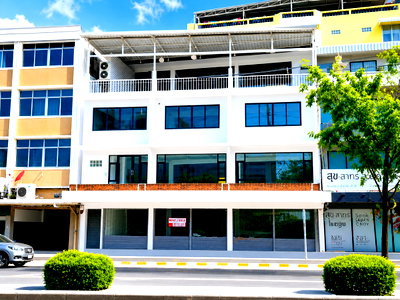 อาคารพาณิชย์ โรงเรียนเซนต์แอนดรูส์อินเตอร์เนชันแนล กรุงเทพ : ขายอาคารพาณิชย์ 3 คูหา 4 ชั้น สุขุมวิท ริมถนน ใกล้ BTS พระโขนง เพียง 1 นาที ทำเลทอง เหมาะลงทุนและทำธุรกิจ