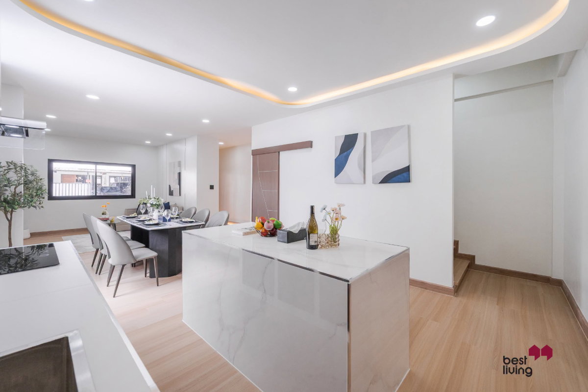 รูป ขายบ้าน หมู่บ้านรุ่งเจริญโชคชัย 4 หลังมุม รีโนเวทใหม่ 200 ตร.ม. - รูปที่ 5/69