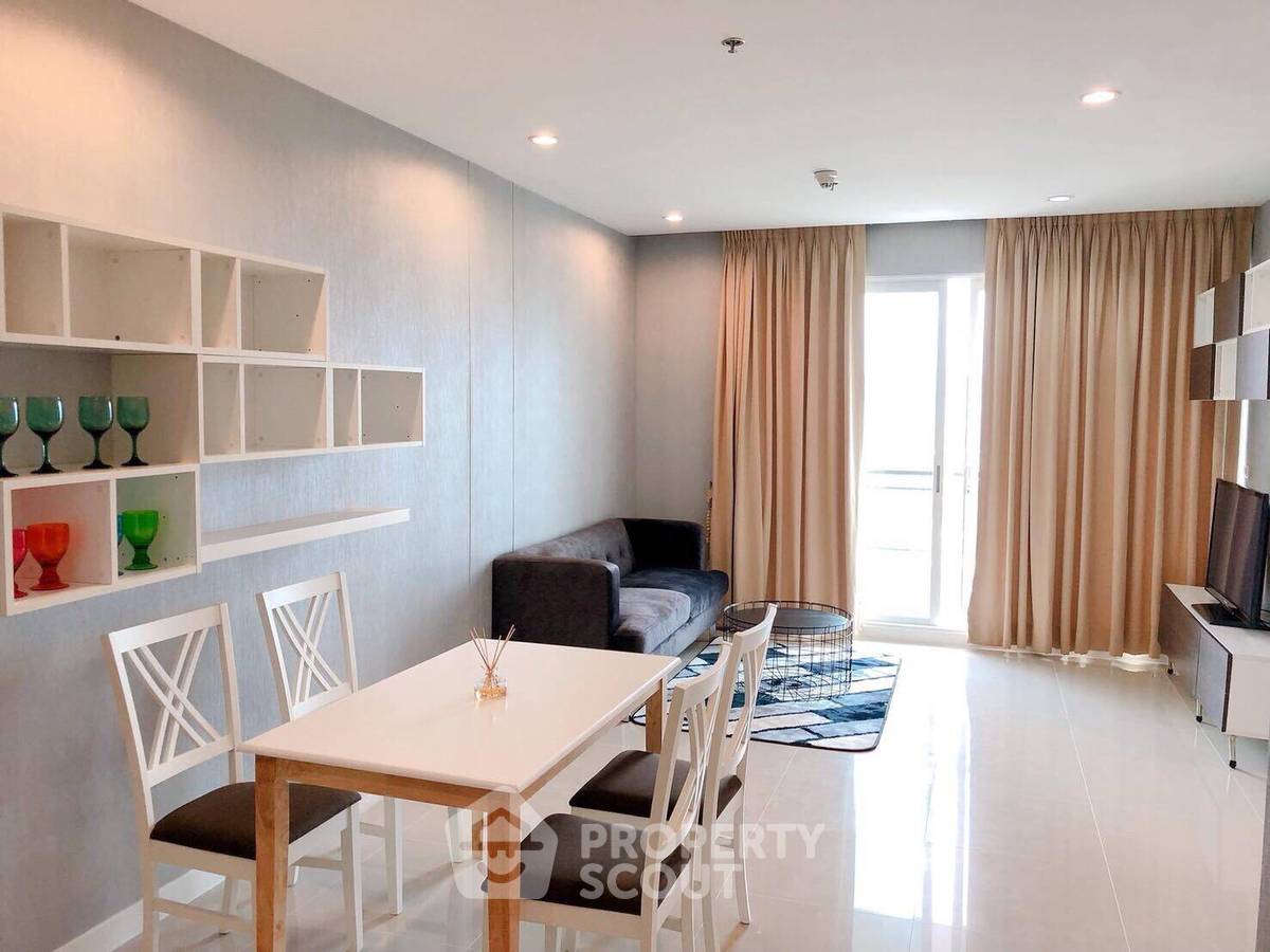 picture 2-BR Condo At Circle Condominium, 23rd-Floor Near MRT Phetchaburi (ID 511896) - 1/9