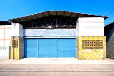 Factory for rent Muang Uthai Thani Uthai Thani : Makro Dohome Ayutthaya ASIA Inter Hospital 1 km. Space for rent with buildings, warehouse, warehouse with office, 1 room, 3 bathrooms, 360 sq m.