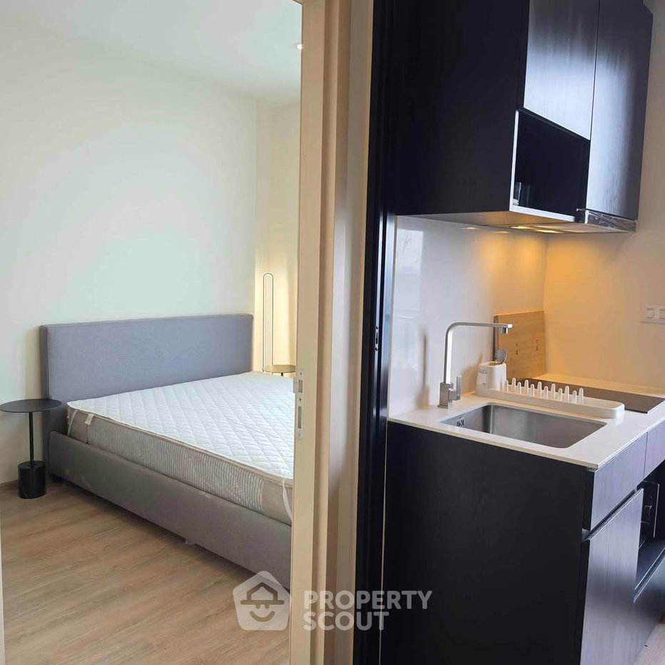 picture 1-BR Condo In Nue District R9, MRT Phra Ram 9 200m, 28th Floor (ID 3085662) - 5/12