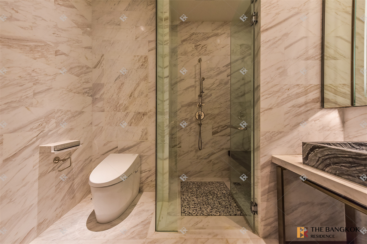 รูป สะดวกสบายกับไลฟ์สไตล์สุด Luxury เดอะ เรสซิเดนซ์ แอท แมนดาริน โอเรียนเต็ล กรุงเทพฯ - รูปที่ 2/10