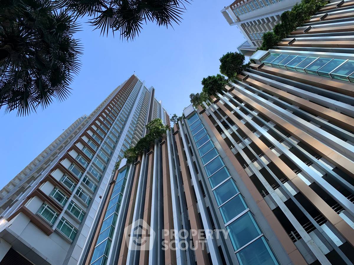 รูป คอนโด 1 ห้องนอน ในโครงการ Circle Condominium ใกล้ MRT เพชรบุรี (ID 884327) - รูปที่ 1/4