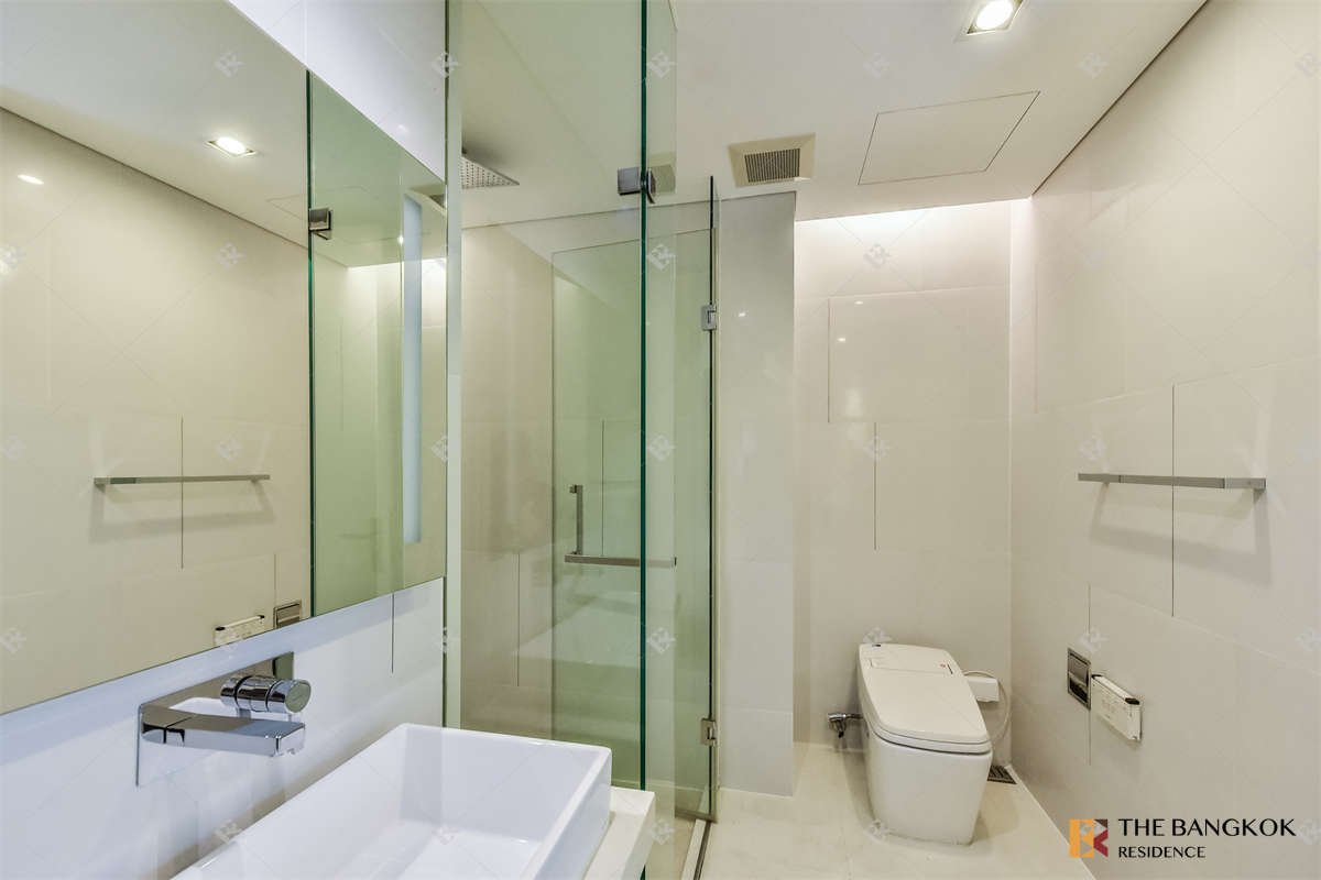 picture Move-in Ready, Just Bring Your Stuff The Bangkok Sathorn near BTS Surasak - 1/10