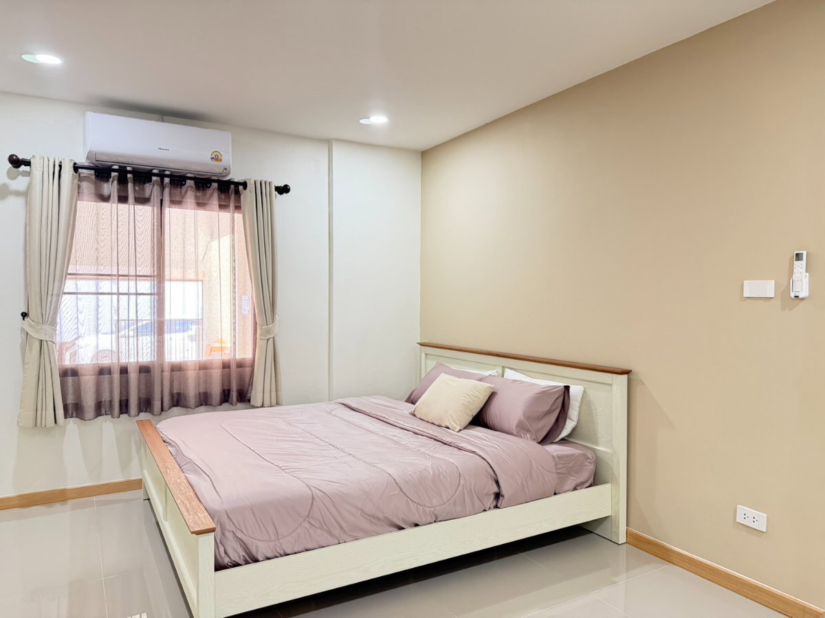 รูป  ให้เช่า 🏡 บ้านเดี่ยวชั้นเดียว 3 ห้องนอน พร้อมเฟอร์นิเจอร์ครบ ทำเลรวมโชค เชียงใหม่  #A4-H0595 - รูปที่ 32/37
