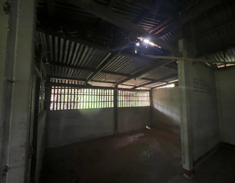 รูป AL-5-0608|บ้านพักอาศัยครึ่งตึกครึ่งไม้ 2 ชั้นและบ้านไม้ใต้ถุนสูง บ้านจรุกเตย  ต. หนองฮี อ.ปลาปาก จ.นครพนม (ราคา 650,000 บาท) - รูปที่ 14/24