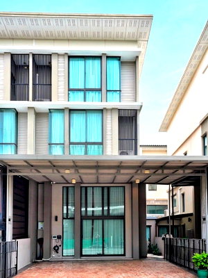 ทาวน์โฮม เขตสวนหลวง : ขาย Patio พัฒนาการ 32 | ทาวน์โฮม 3.5 ชั้น Double Volume Built-in ทั้งหลัง พร้อมเข้าอยู่ ทำเลใกล้เมือง พัฒนาการ-อ่อนนุช 