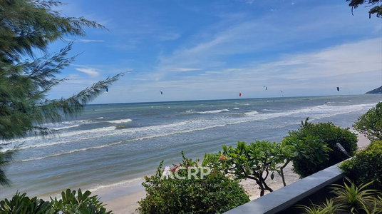 Beachfront condominium Baan Sandao, Hua Hin for sale. Close to shopping mall.