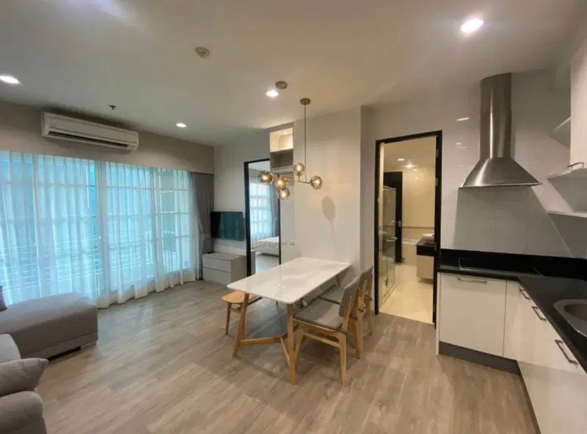 รูป ด่วน ห้องสวย ราคาพิเศษ ให้เช่า Condo Baan Klang Krung (บ้านกลางกรุง สยาม-ปทุมวัน) เฟอร์นิเจอร์และเครื่องใช้ไฟฟ้าครบ พร้อมเข้าอยู่ - รูปที่ 6/9