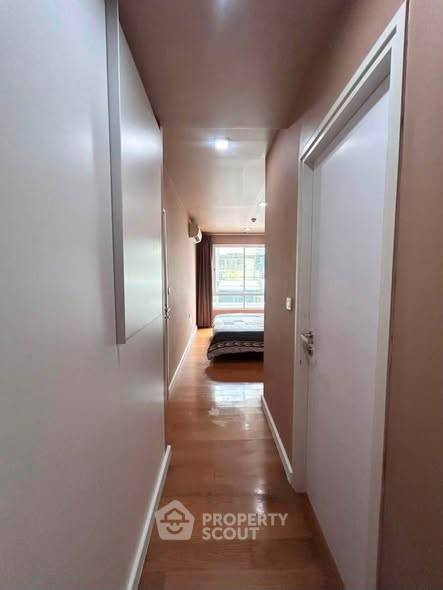 picture Near BTS Sala Daeng, 1-BR 33 Sqm Condolette Light Convent (ID 3085774) - 3/14