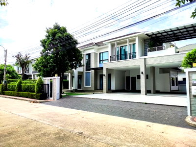 เช่าบ้านเดี่ยว กรุงเทพมหานคร : บ้านเดี่ยวระดับลักชัวรี บรรยากาศส่วนตัว พร้อมเฟอร์นิเจอร์ครบ บ้านโครงการ Perfect Masterpiece Sukhumvit 77