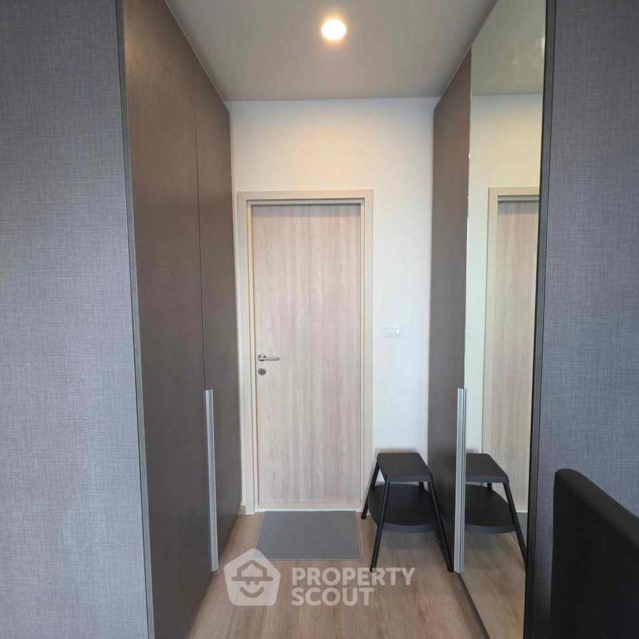 picture 1-BR Condo In Nue District R9, MRT Phra Ram 9 200m, 28th Floor (ID 3085662) - 12/12
