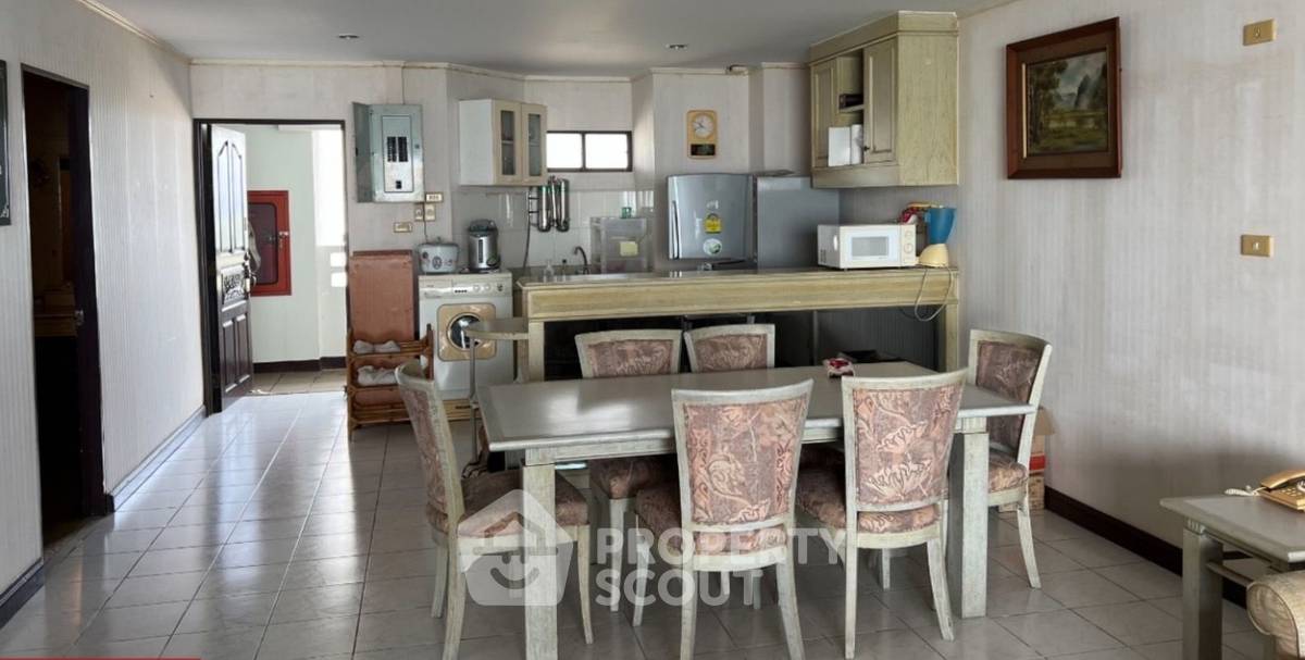 picture 2-BR 117 Sqm Condo, 19th Floor Cha-Am Grand Condotel (ID 2215852) - 3/9