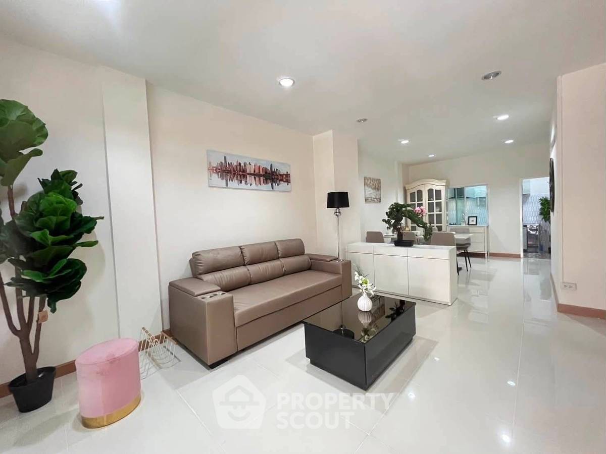 รูป ทาวน์โฮม 4 ห้องนอน ให้เช่า แกรนดิตี้ สาธุประดิษฐ์ 2 บางขอกลำ (ID 3086700) - รูปที่ 2/17