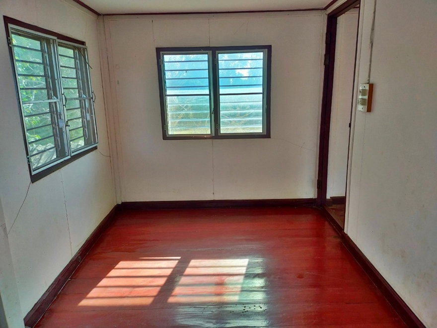 รูป AL-6-0419|บ้านพักอาศัยครึ่งตึกครึ่งไม้ 2 ชั้น บ้านนาราชควาย ต. นาราชควาย อ.เมืองนครพนม จ.นครพนม (ราคา 950,000 บาท) - รูปที่ 11/13