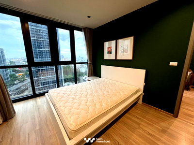 Condos for sale : 🔥Selling at Loss🔥 The Base Garden Rama 9, 2Bedrooms/ 1Bathroom, 53.61 sq.m., 21st Floor. Near Si Rat Expressway & APL Ramkhamhaeng 