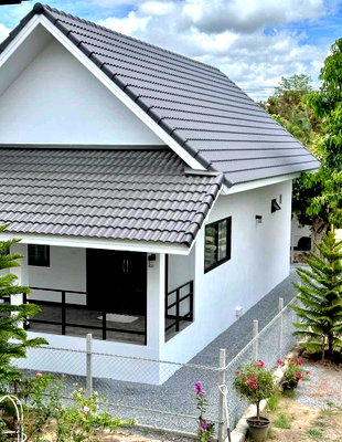 เช่าบ้านเดี่ยว เชียงใหม่ : ให้เช่าบ้านเดี่ยวสร้างใหม่ พร้อมเฟอร์นิเจอร์ บรรยากาศเงียบสงบ ทำเลน้ำแพร่–หางดง เดินทางสะดวก เข้า-ออกได้หลายเส้นทาง ใกล้เมือง RH-31