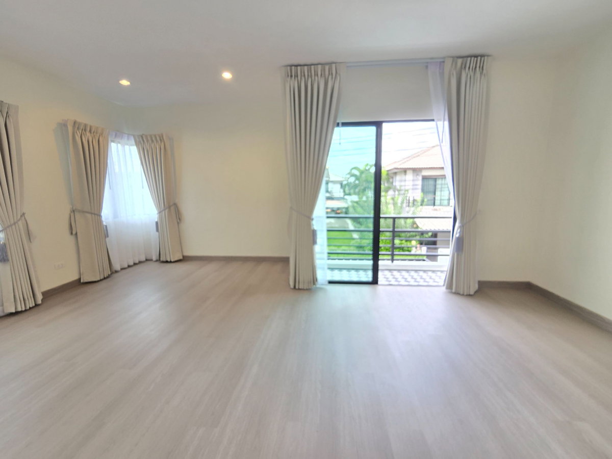 รูป บ้านฟ้าปิยรมย์ เฟส 11 เนสโต้ ซอย4 ลำลูกกาคลอง 6 บ้านแฝด 2 ชั้น ตกแต่งใหม่ทั้งหลัง แต่งสวนสวย พร้อมอยู่ เดินทางสะดวก - รูปที่ 32/40