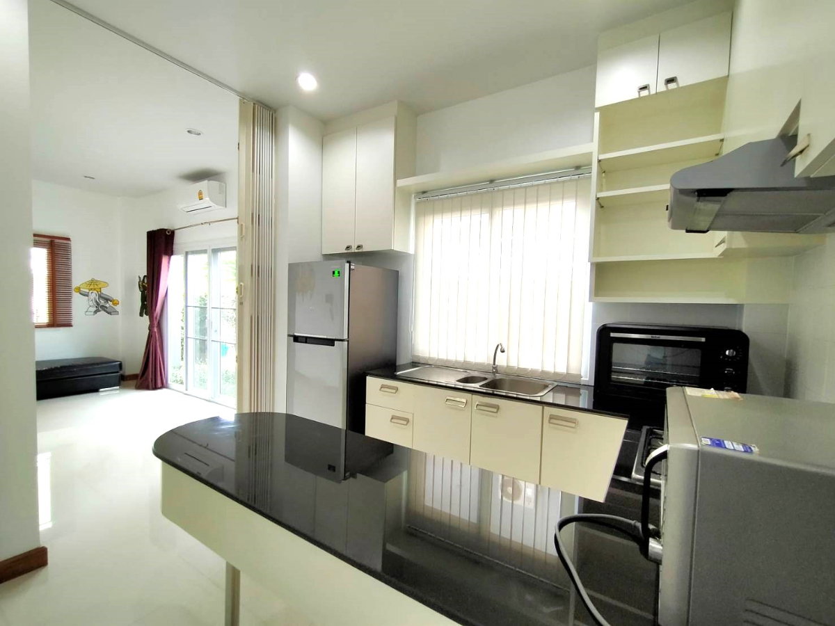 รูป ให้เช่า 🏡 บ้านเดี่ยว 2 ชั้น 3 ห้องนอน ในโครงการ พร้อมเฟอร์นิเจอร์ครบ ทำเลหางดง เชียงใหม่  #AHD-H0300 - รูปที่ 11/39