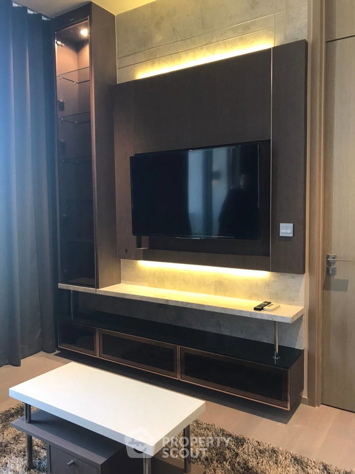 picture 28th-Floor 1-BR Condo At The Esse Asoke, Near MRT Sukhumvit (ID 400087) - 3/5