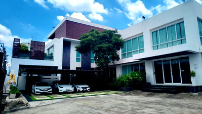 Office for rent Bangkok Arts&Crafts College : FOR RENT Office and warehouse space, Soi Ladprao 124, 1,396 sq.m., parking for over 40 vehicles, large trucks can access