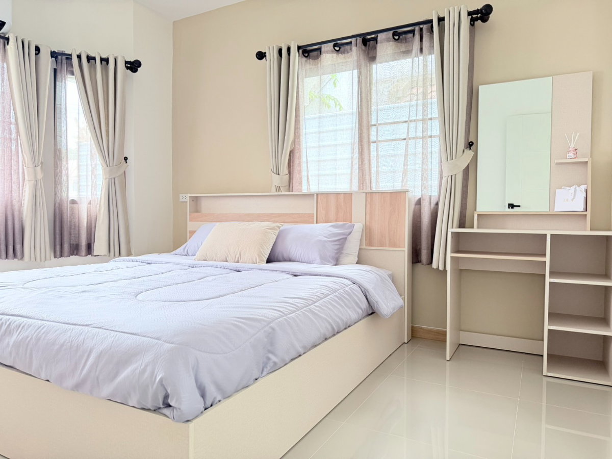 รูป  ให้เช่า 🏡 บ้านเดี่ยวชั้นเดียว 3 ห้องนอน พร้อมเฟอร์นิเจอร์ครบ ทำเลรวมโชค เชียงใหม่  #A4-H0595 - รูปที่ 23/37