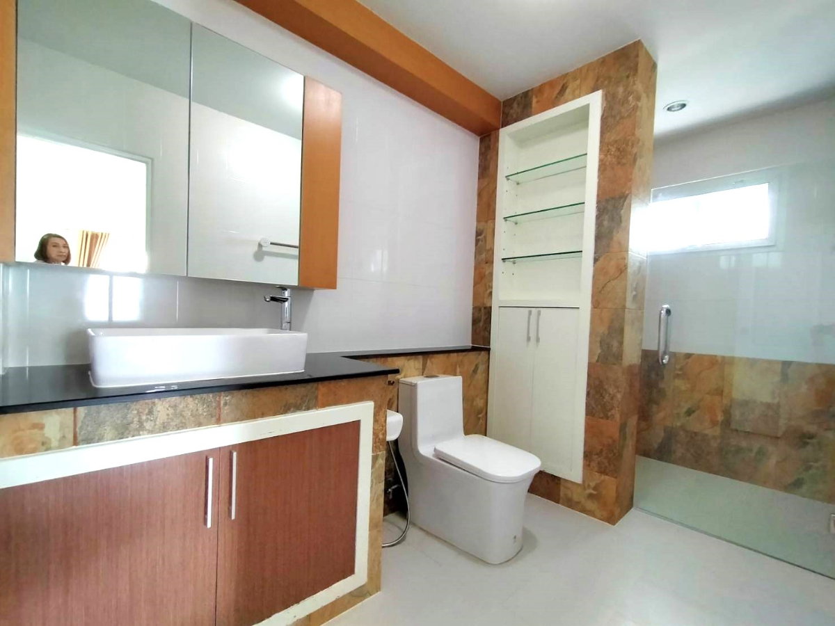 รูป ให้เช่า 🏡 บ้านเดี่ยว 2 ชั้น 3 ห้องนอน ในโครงการ พร้อมเฟอร์นิเจอร์ครบ ทำเลหางดง เชียงใหม่  #AHD-H0300 - รูปที่ 26/39