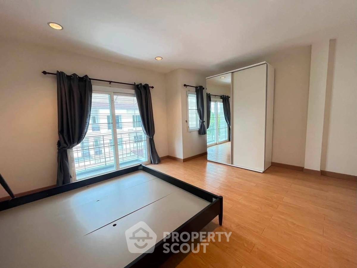 รูป ทาวน์โฮม 4 ห้องนอน ให้เช่า แกรนดิตี้ สาธุประดิษฐ์ 2 บางขอกลำ (ID 3086700) - รูปที่ 12/17
