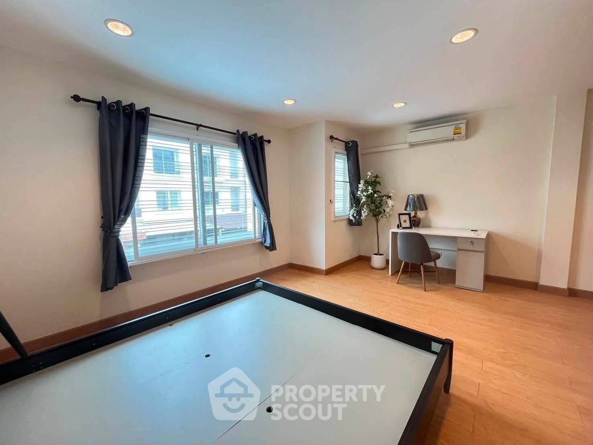 รูป ทาวน์โฮม 4 ห้องนอน ให้เช่า แกรนดิตี้ สาธุประดิษฐ์ 2 บางขอกลำ (ID 3086700) - รูปที่ 14/17