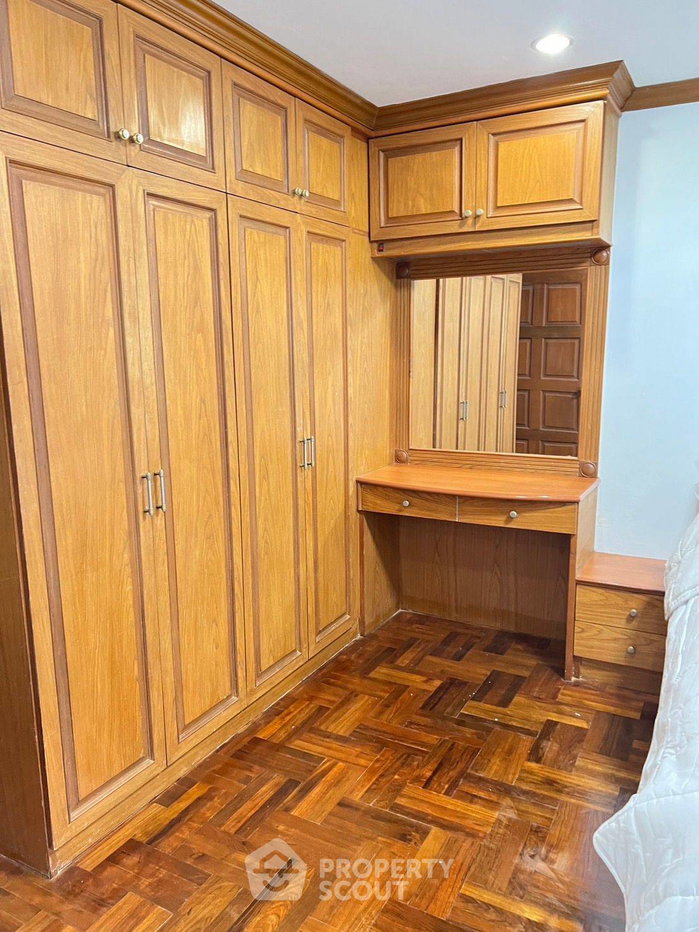 picture Pet-Friendly 2-Bed Condo At Wittayu Complex Near BTS Phloen Chit (ID 1559370) - 10/14